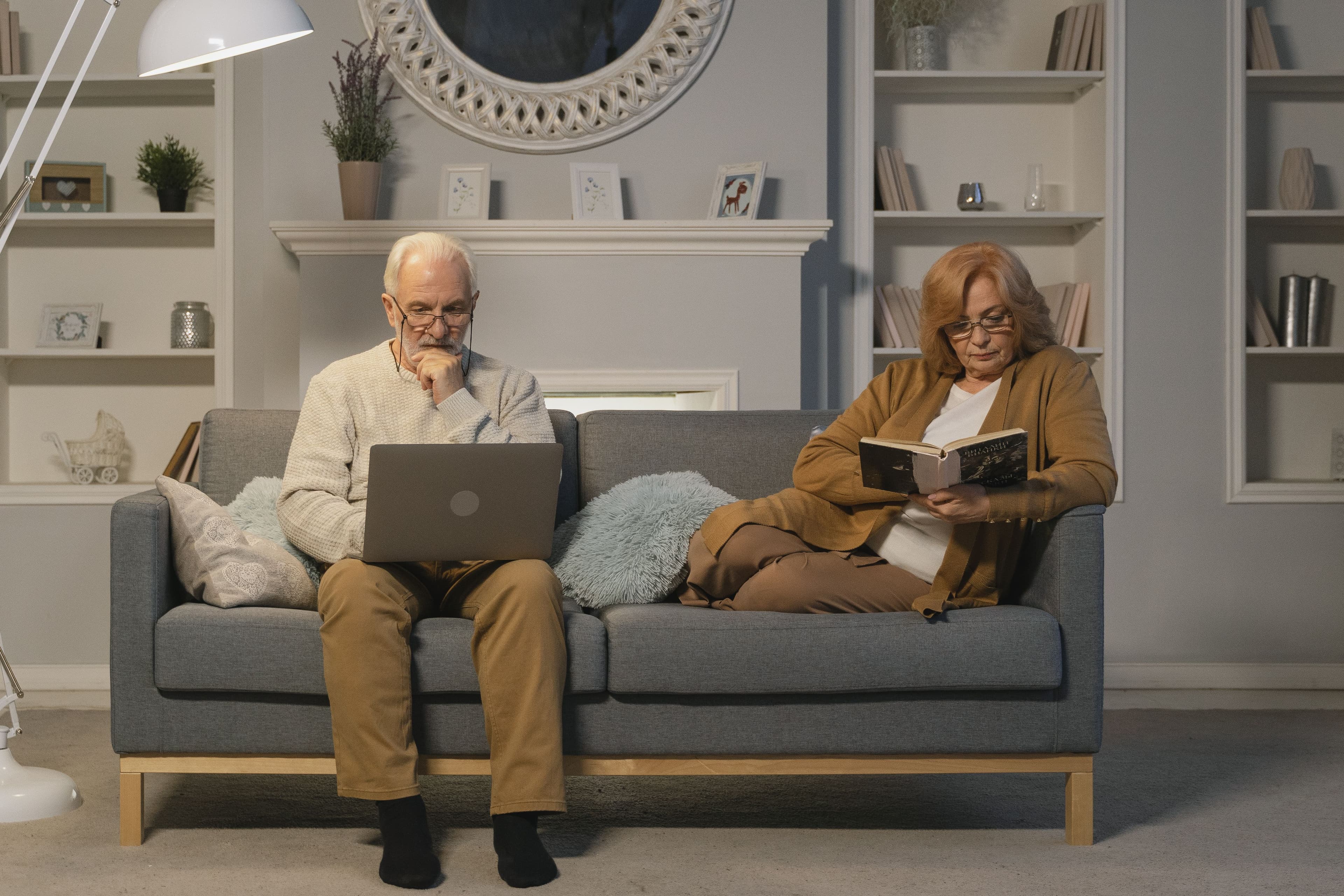 Fixed Annuities for Retirement: Benefits, Risks, and When They Make Sense