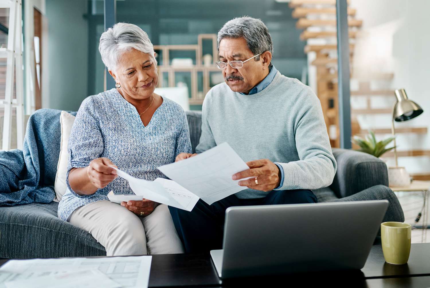 403(b) vs Roth IRA: Which Builds More Retirement Wealth?